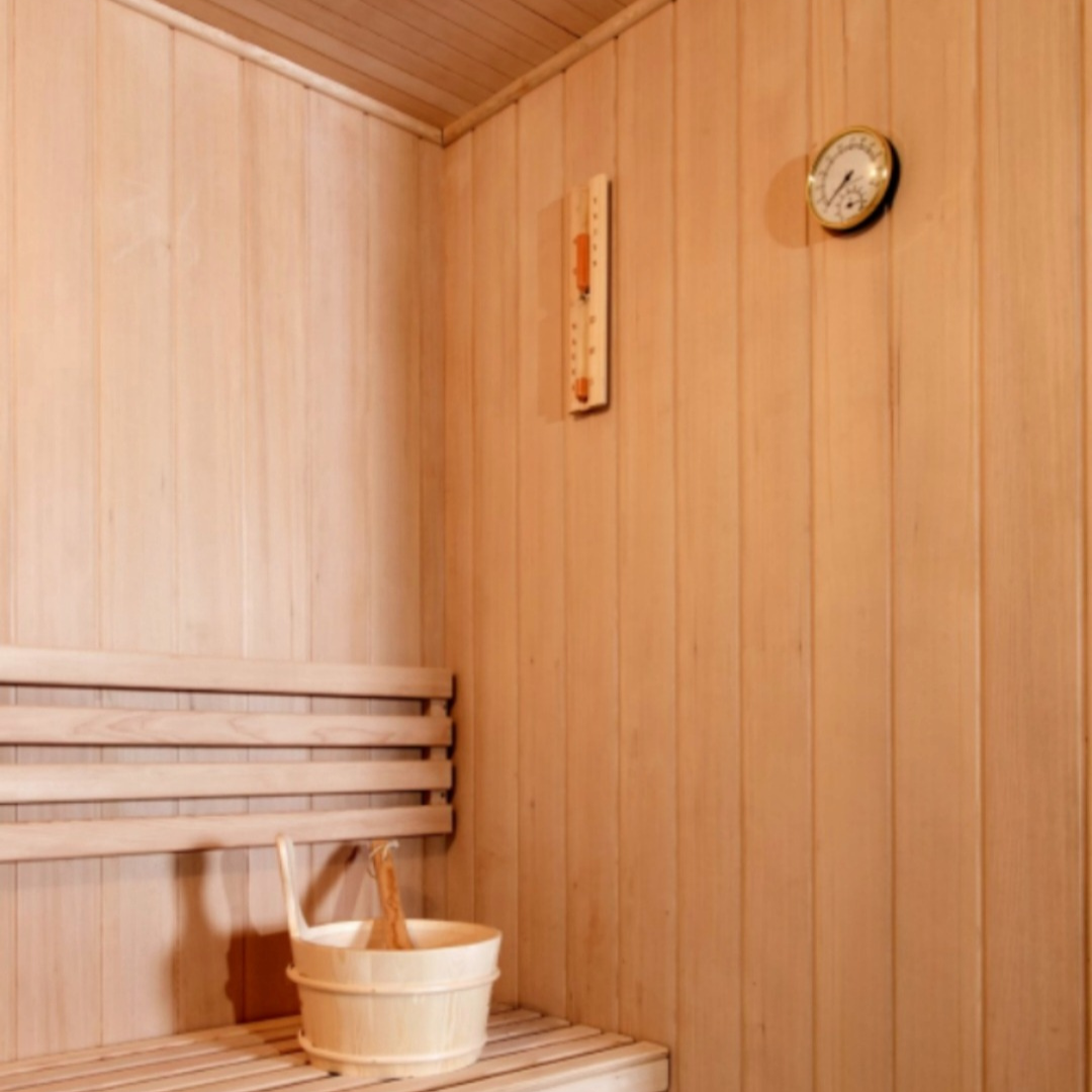 Canadian Hemlock OUTDOOR Wet/Dry Swedish Steam Traditional Sauna for 1 to 2 Persons -Interior